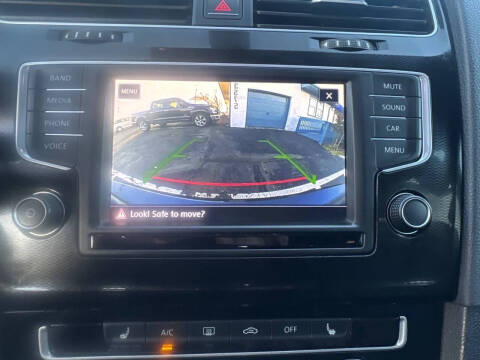 2017 Volkswagen Golf GTI SE