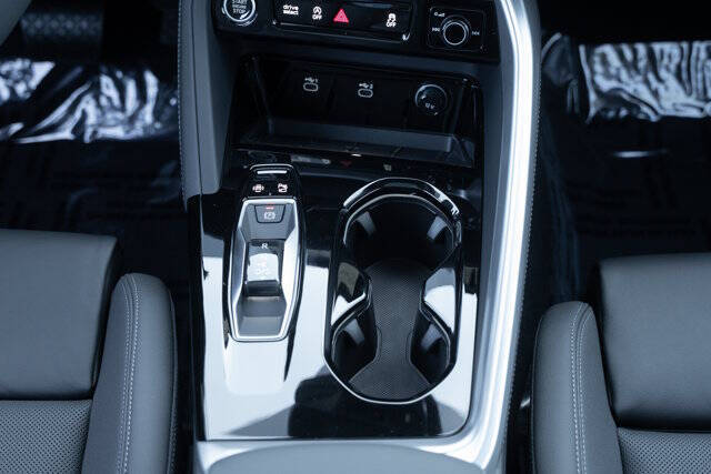 2025 Audi Q5 quattro Prestige TFSI