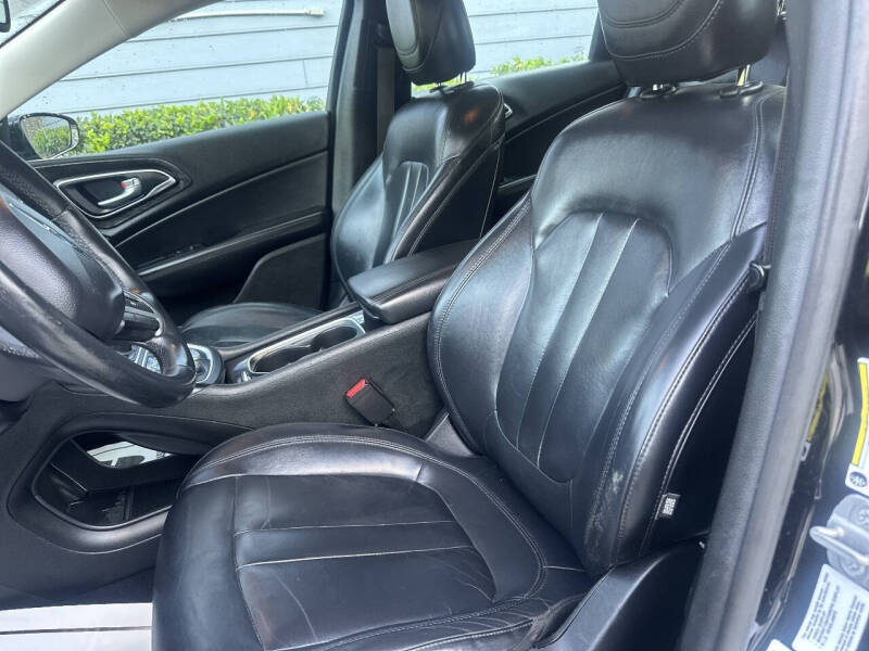 2015 Chrysler 200 C