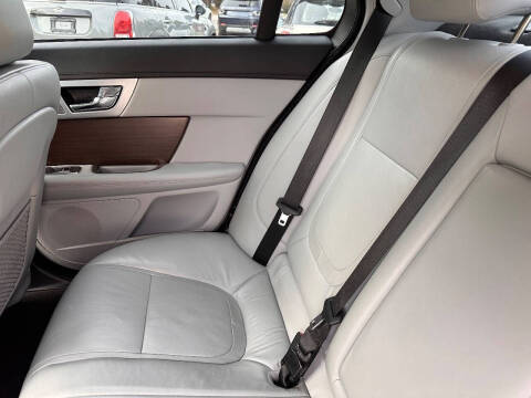 2012 Jaguar XF