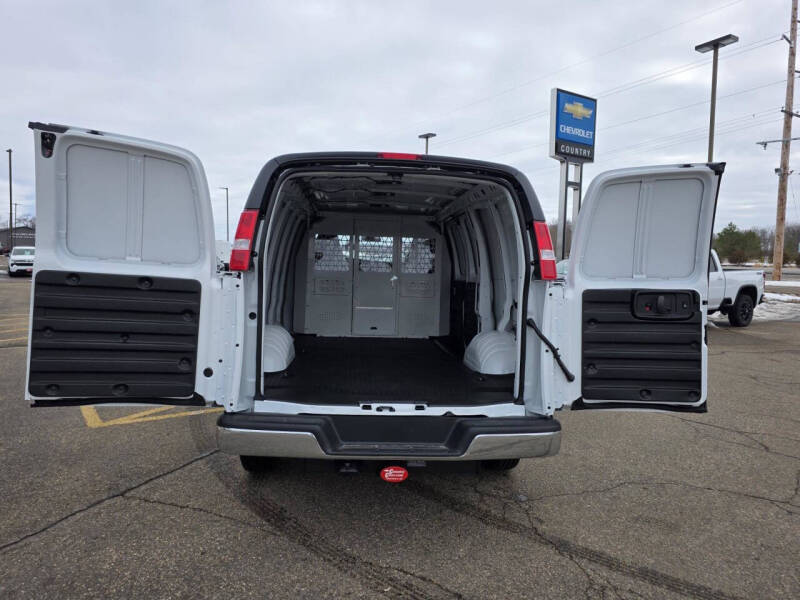 2025 Chevrolet Express 2500