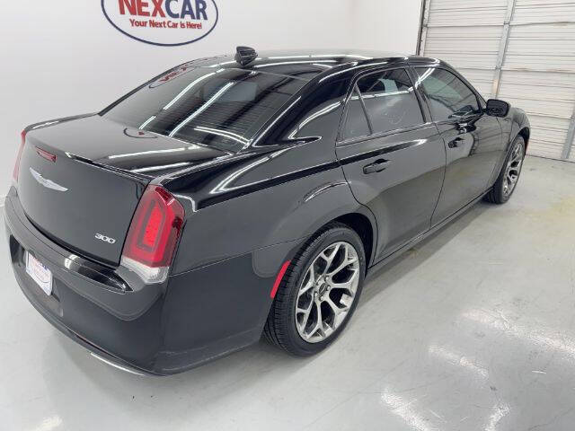 2018 Chrysler 300