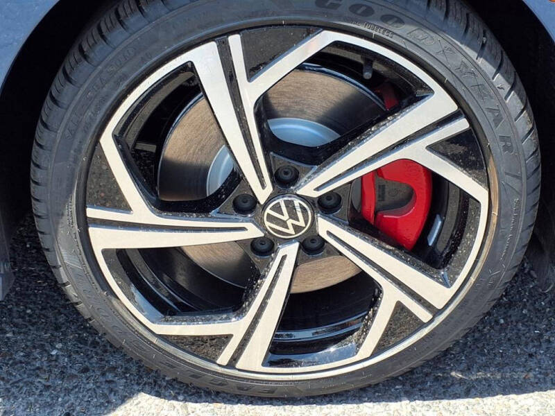 2025 Volkswagen Golf GTI SE