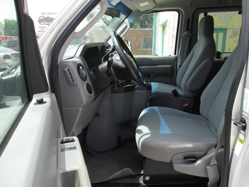 2010 Ford E-Series E-350 SD XLT