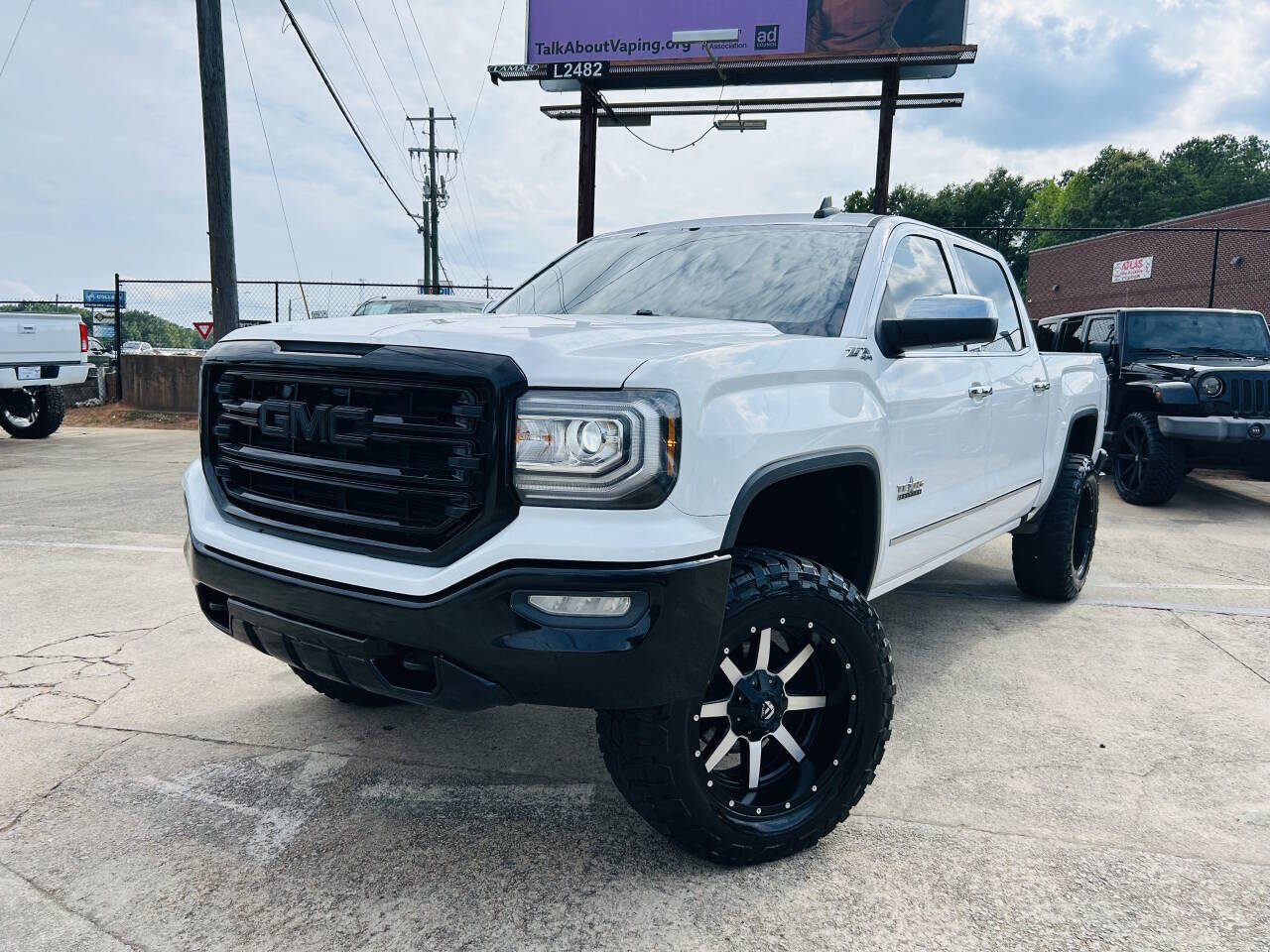 White 2017 GMC Sierra 1500 SLT 4x4 SLT 4dr Crew Cab 5.8 ft. SB 1