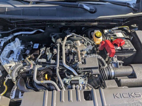 2025 Nissan Kicks SR