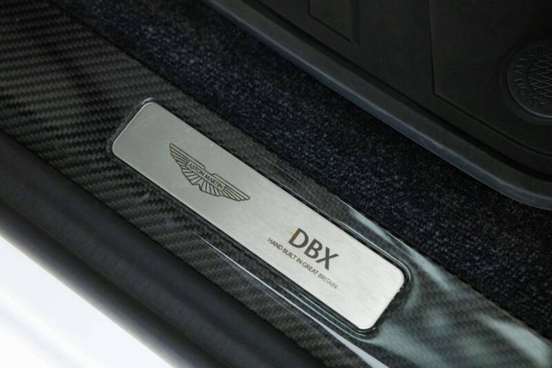 2025 Aston Martin DBX 707