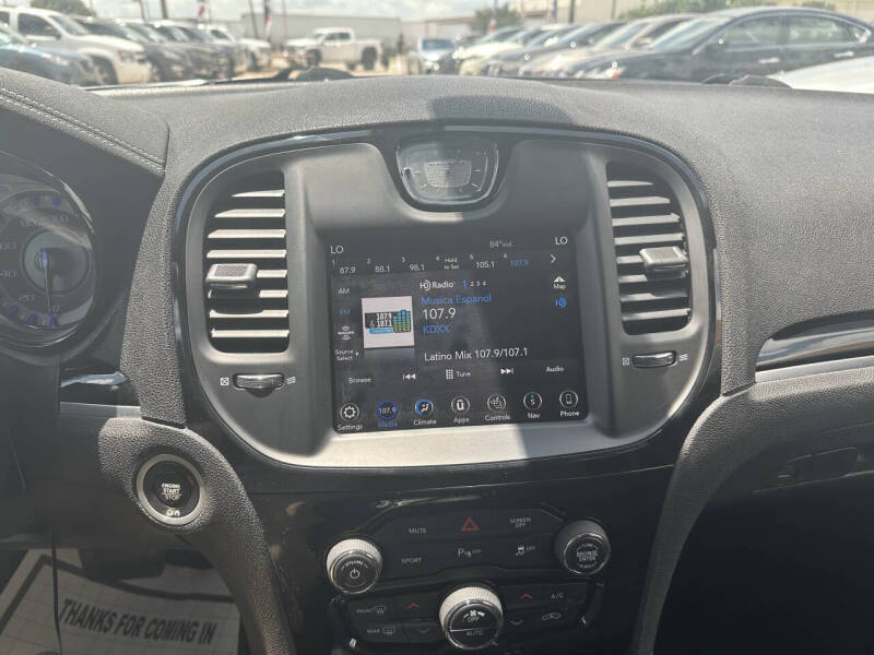 2018 Chrysler 300 S