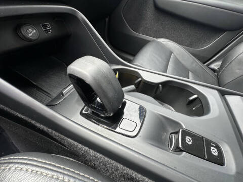 2022 Volvo XC40 T5 Momentum