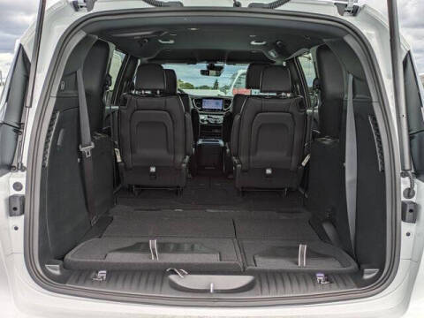 2026 Chrysler Voyager LX