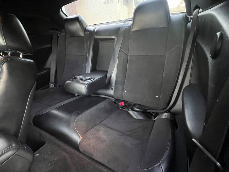 2016 Dodge Challenger 392 HEMI Scat Pack Shaker