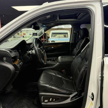 2017 Cadillac Escalade Luxury