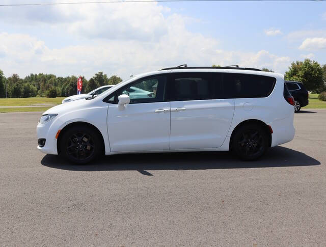 2020 Chrysler Pacifica for sale at Modern Automotive Group LLC in Lafayette, TN