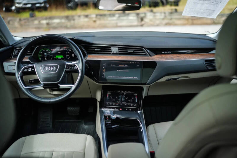 2019 Audi e-tron quattro Premium Plus