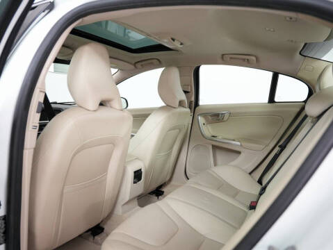 2015 Volvo S60 T5 Drive-E Platinum