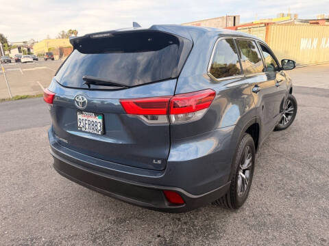 2017 Toyota Highlander LE Plus