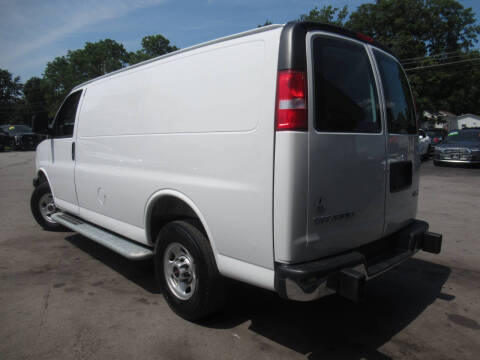 2025 GMC Savana 2500
