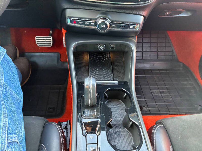 2019 Volvo XC40 T5 R-Design