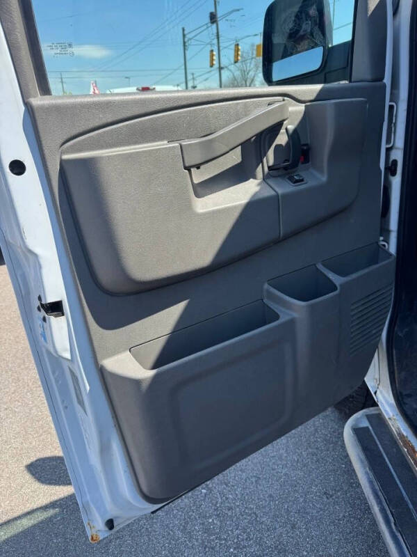 2017 GMC Savana 2500