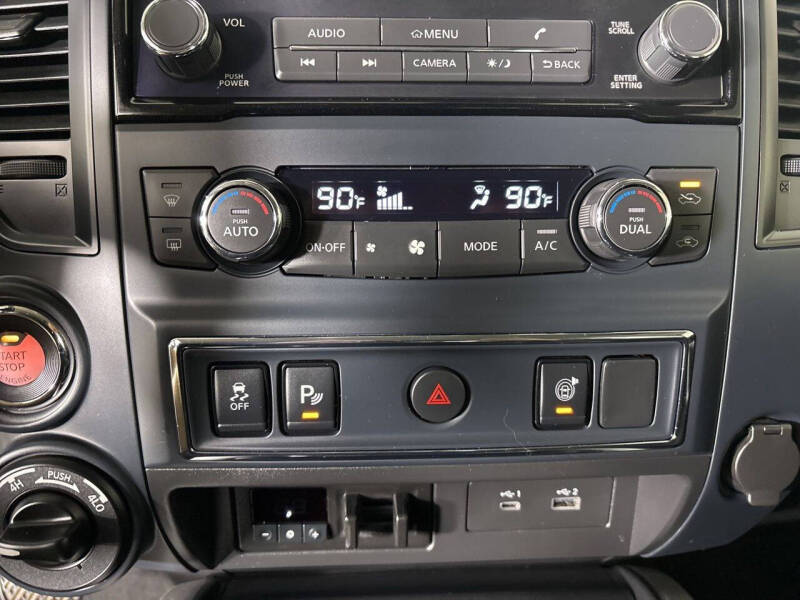 2024 Nissan Titan XD SV