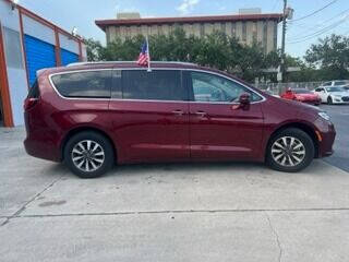 2021 CHRYSLER Pacifica Minivan - $25,897