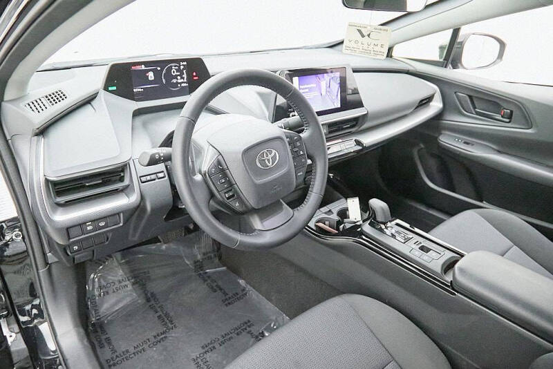 2025 Toyota Prius LE