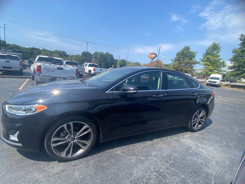 2019 Ford Fusion Titanium photo 3