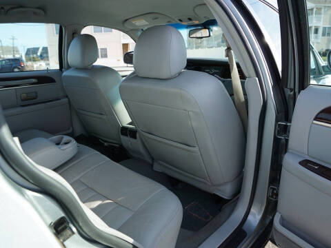 2006 Lincoln Town Car Signature