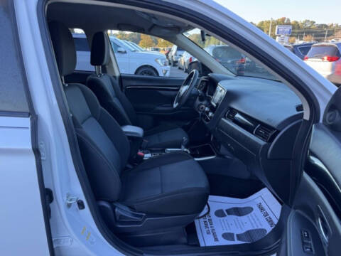 2020 Mitsubishi Outlander ES