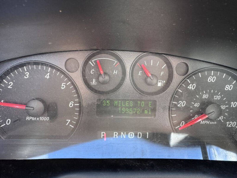 2006 Ford Taurus SE