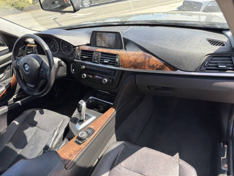 2013 BMW 3 Series 328i