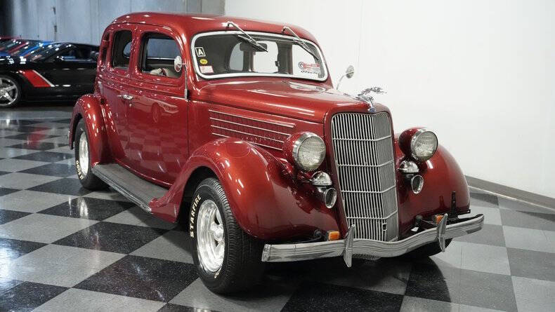 1935 Ford Tudor