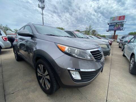 2012 Kia Sportage for sale at TOWN & COUNTRY MOTORS in Des Moines IA