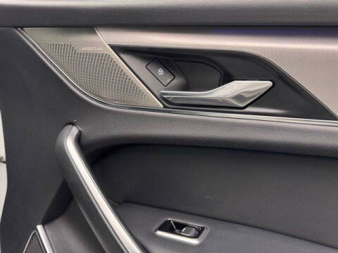 2024 Jaguar F-PACE P250 R-Dynamic S