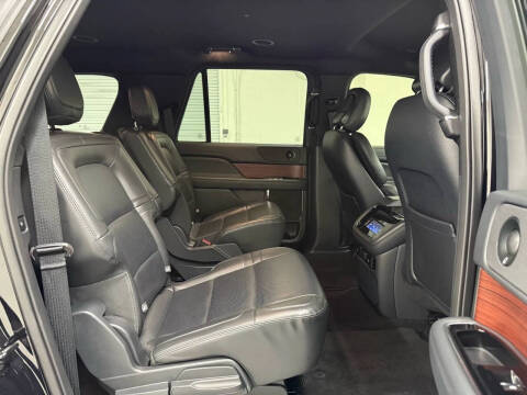 2023 Lincoln Navigator L Standard