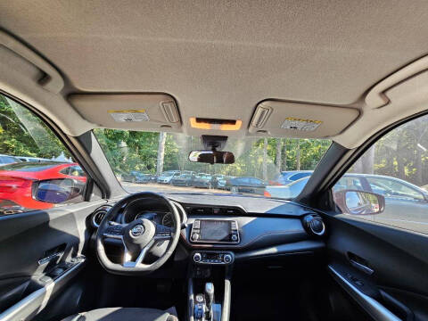 2020 Nissan Kicks SR