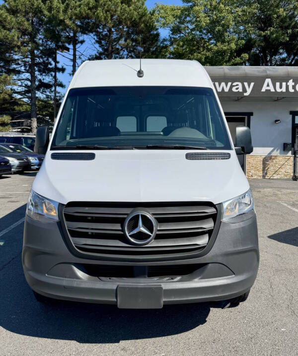2022 Mercedes-Benz Sprinter Crew Van Base's photo