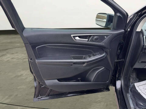2021 Ford Edge Titanium