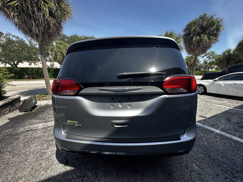 2019 Chrysler Pacifica Touring L