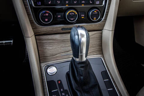 2017 Volkswagen Passat 1.8T SEL Premium