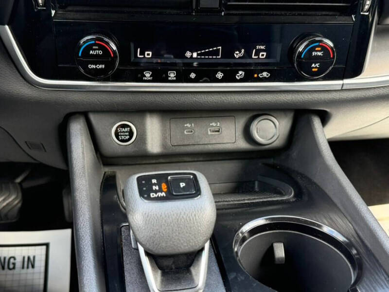 2022 Nissan Rogue SV