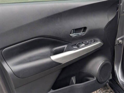 2019 Nissan Kicks SR