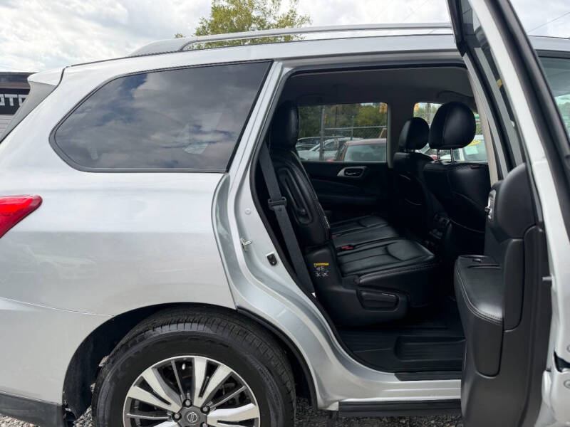 2019 Nissan Pathfinder SV