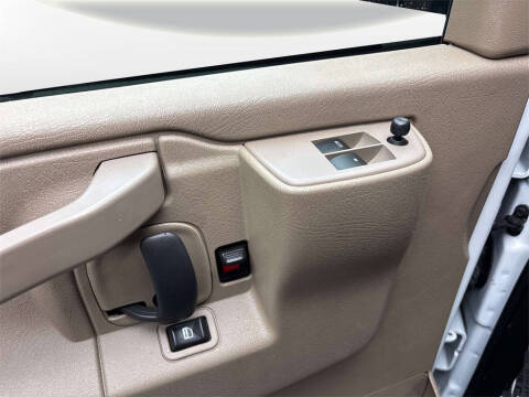 2023 Chevrolet Express 2500