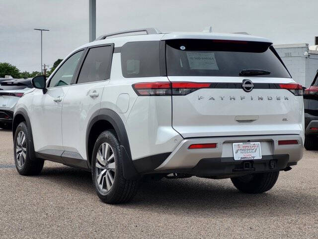 2025 Nissan Pathfinder SL