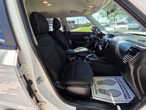 2016 Kia Soul +