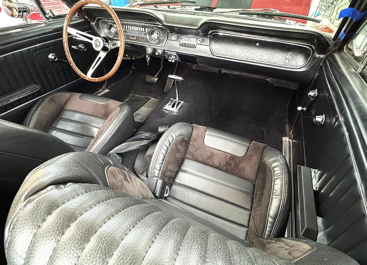 1965 Ford Mustang 34