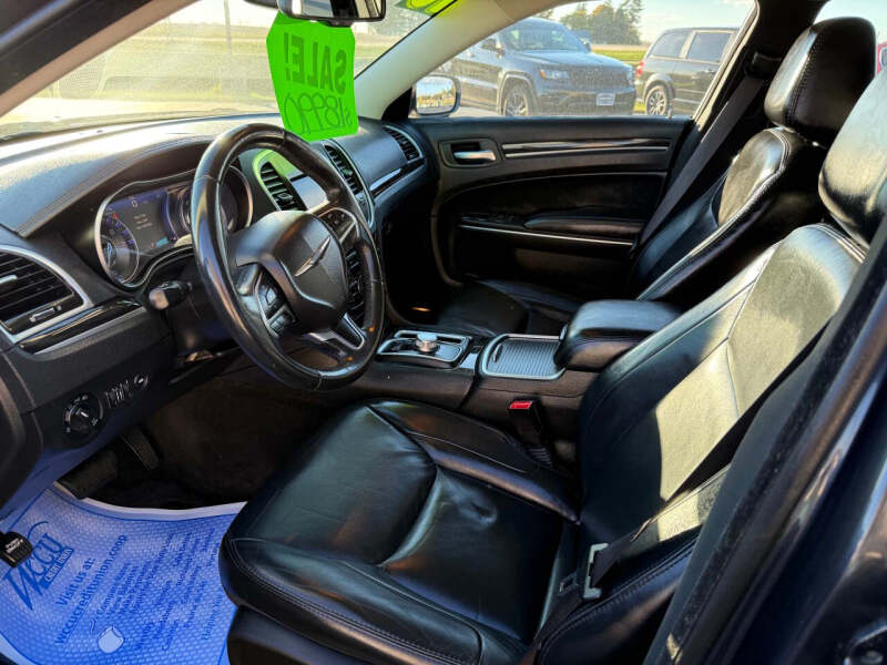 2016 Chrysler 300 Limited