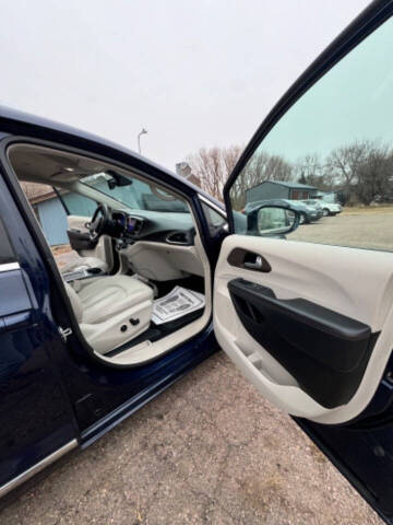 2017 Chrysler Pacifica Touring-L Plus