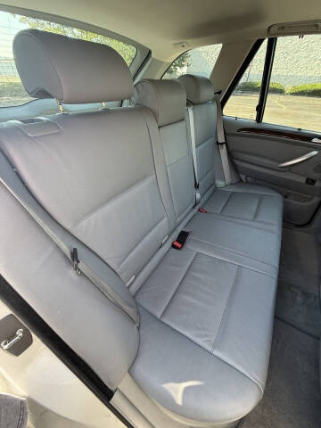 2003 BMW X5 3.0i